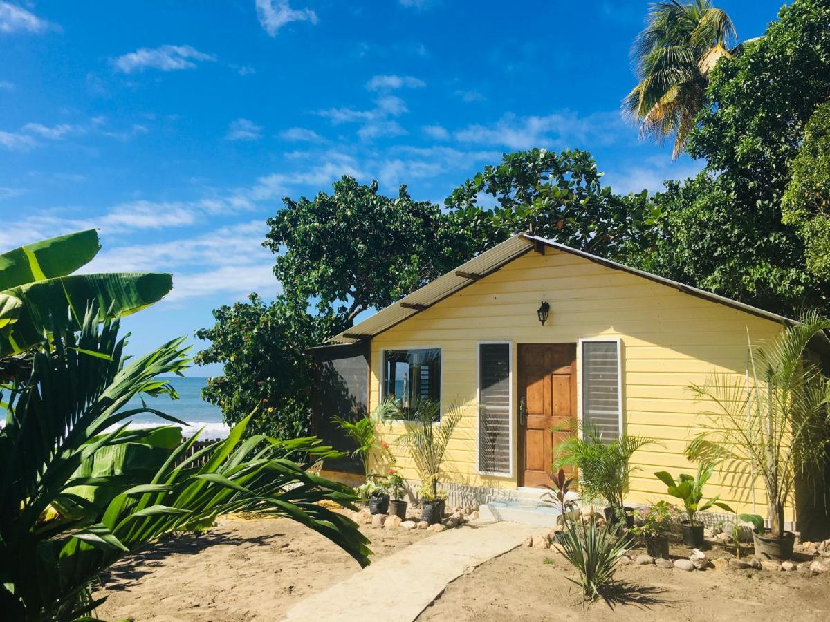 Katamah Beachfront Guesthouse Treasure Beach Exterior foto